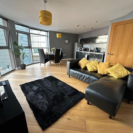 Fantastic And Modern City Centre Flat With Free Parking! Кардифф Экстерьер фото